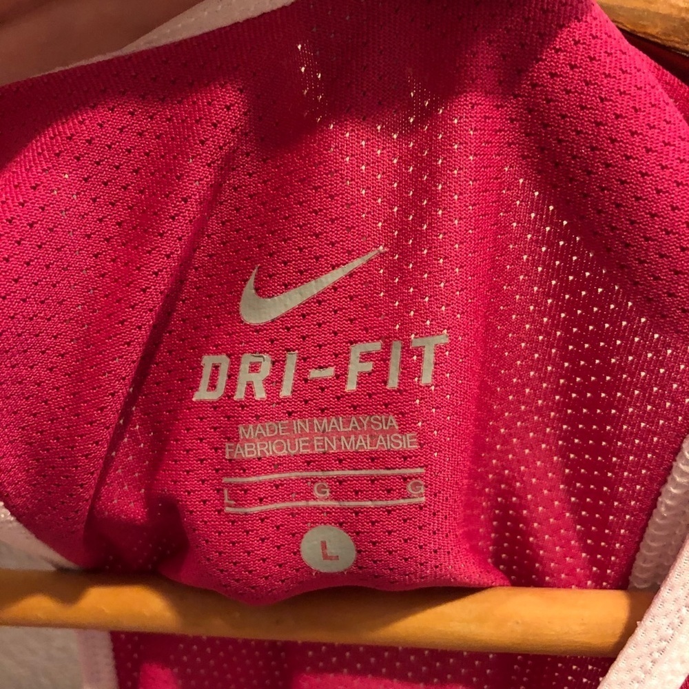 Duo Nike shirt in coral and raspberry - Picture 3 of 4